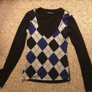 New PattyBoutik V neck black, white blue sweater
